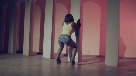 Women they don't never ever tell me no ooo because they know who i am and how it go ooo the bedroom bully, bully til she kick me out you. Busy Signal - BedRoom Bully (Official HD Video) - YouTube