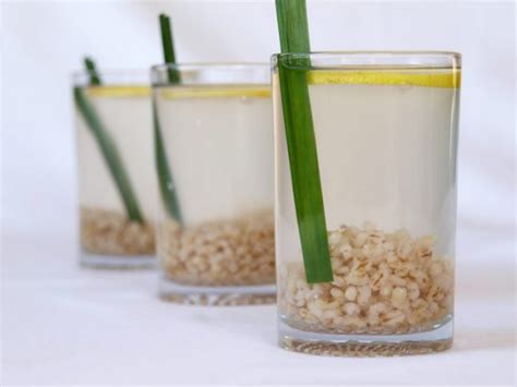 Kadar kolesterol dalam darah bisa diturunkan dengan mengonsumsi gandum. Tip Buat Air Barli Lemon Untuk Turunkan Kolesterol & Berat ...