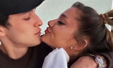 Ariana grande has shared the first pictures from her surprise wedding to dalton gomez. Ariana Grande gets married to fiancé Dalton Gomez at a ...