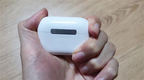 As its name implies, spatial audio creates an effect that makes it feel like the sound is coming from a surround sound speaker rather than from your airpods. 에어팟 프로 힌지 소리(Airpods Pro hinge sound) - YouTube