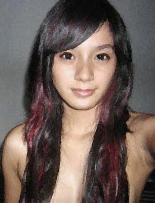 Mengunggah foto anak ke media sosial memang saat ini sepertinya telah menjadi hal yang umum dilakukan oleh orang tua. BELAHAN MERAH: Foto Kirana Larasati Telanjang Hot