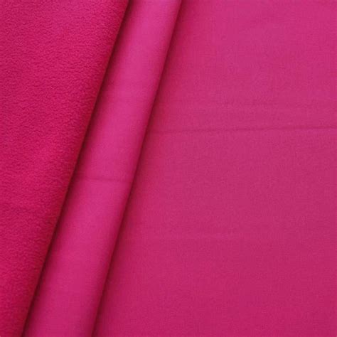 Einiges ist nun wieder erlaubt, wenn schutzkonzepte eingehalten werden. Softshell Fleece Stoff Farbe Pink