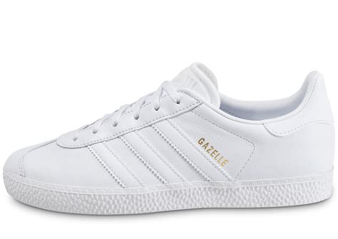 Pointures disponibles la basket compensée, la basket blanche, tennis en toile unies ou imprimées. basket gazelle adidas femme blanche Entraînement|Achat ...