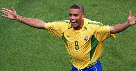 Former brazilian player ronaldo cheers the fans prior tothe 2018 fifa world cup russia group a match between russia and saudi arabia at luzhniki. 15 år senare - nu avslöjar Ronaldo hemligheten bakom den ...