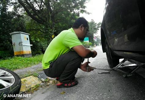 Jika setelan klep terlalu rapat tidak sesuai standar berarti klep cepat membuka dan lebih lama menutup, pembukaan. Tayar Kereta Pecah, Panduan Tukar Tayar Spare - Anarm.Net