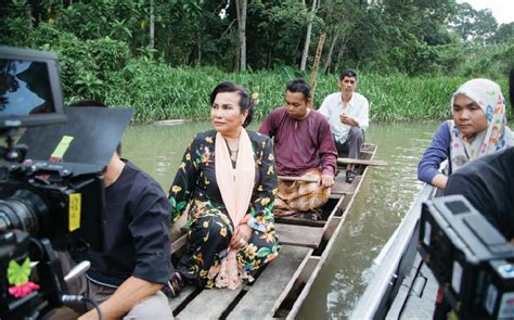 Filem hantu kak limah ini merupakan yang pertama diterbitkan oleh mamat khalid tanpa kemunculan pelakon veteran man kadir, zami ismail dan azwan annuar yang telah kembali ke rahmatullah. VIDEO "Alahai.. X Sabarnya Nak Tenggokk.." - Zul Ariffin ...