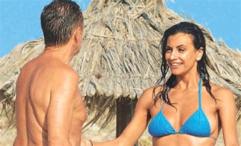 La modella ed ezio greggio fanno sul serio, nonostante la grande differenza d'età. EZIO GREGGIO E ROMINA PIERDOMENICO PIZZICATI INSIEME A ...