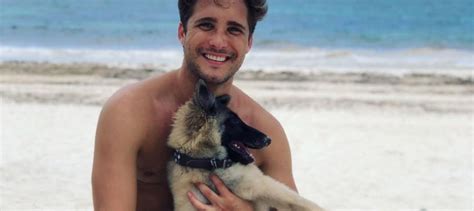 Diego boneta regresará al icónico rol de luis miguel, en esta ocasión interpretando al cantante en dos líneas de tiempo diferentes, informó rodrigo mazón, vicepresidente de adquisición de contenido. Diego Boneta saludó a su mascota por su cumpleaños - m360.cl