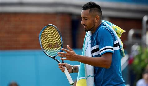 Plus, he was the one who got the service break in the penultimate game to seize control. Nick Kyrgios, multado por simular que se masturbaba en Queen's