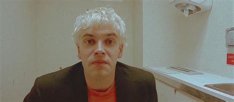 โรเบิร์ต บอยล์ (robert boyle) ค.ศ. แดนนี่ บอยล์ เผยมีแผนสร้าง Trainspotting 2 เพื่อฉายในปี ...
