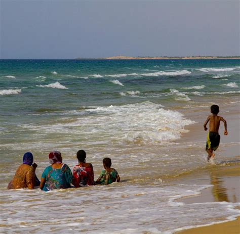 Somaliland elections draw int'l attention. Urlaub in Somaliland: Wo Polizisten schon mal berauscht ...