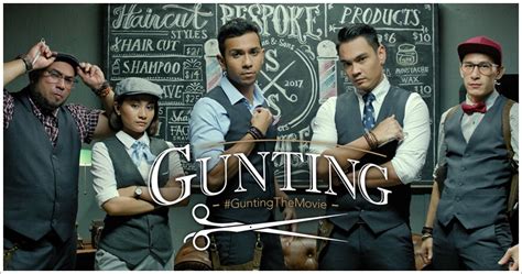 Ada juga beberapa gunting dan pisau cukur. Drama | Gunting The Series (2018)