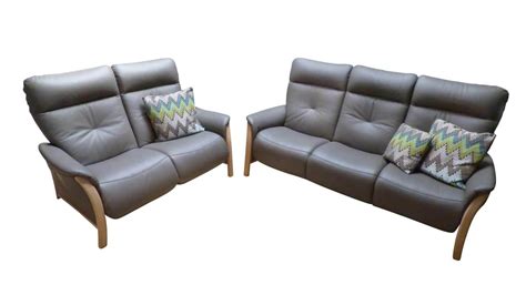Ein kauf ist online heutzutage leicht getätigt, jedoch ist es immer ärgerlich wenn man das falsche produkt bestellt und im. Garnitur 4535 Leder 24 Longru Braun 2 Sofas - Himolla ...