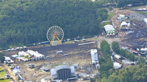 Hurricane festival is one of germany's biggest alternative rock and pop festivals, which takes place in eichenring, in the municipality of scheessel near bremen. Fotos: Das Hurricane Festival aus der Luft | Hurricane ...