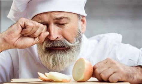 How can i cut an onion without crying? How to chop an onion without crying | Express.co.uk