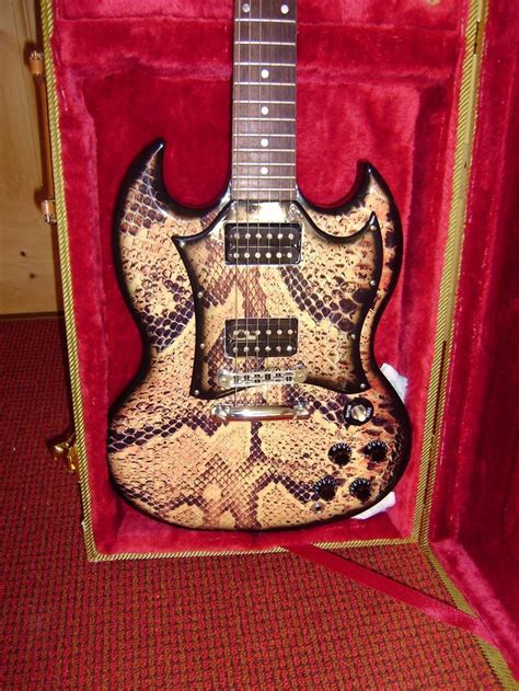 Want to stay in the know? snake skin p90 gibson - Google Search | Electric guitar ...