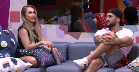 Carla recusa convite para dormir com arthur e ganha 'ajuda' da produção. "BBB 21": capixaba Arthur investe em Carla Diaz ...