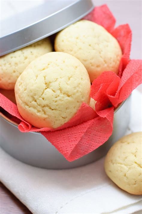 Breton shortbread cookies with raspberrieson dine chez nanou. Canada Cornstarch Shortbread Recipe / Gluten Free Whipped Shortbread Cookies Faithfully Gluten ...