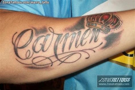Los lazos en un tatuaje suelen añadirse por decoración, pero también se pueden tatuar para simbolizar un evento o persona. Tatuaje de Carmen, Nombres, Letras | Tatuajes de nombres, Cursiva en tatuaje y Tatuajes