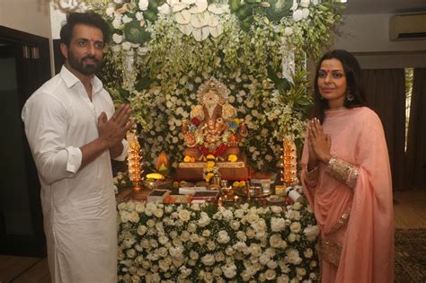 He further said that his wife's grandparents hail from godavari district in andhra pradesh. Mumbai: Actor Sonu Sood and his wife Sonali Sood offer ...