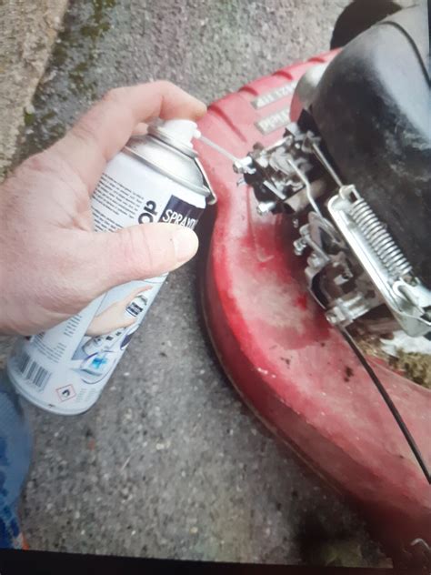 Professional forum for the discussion of both commercial and residential lawn mowing, including tips, tricks, techniques, experience, pricing and more. Leaking lawnmower and mowing a lawn | Page 2 | DIYnot Forums