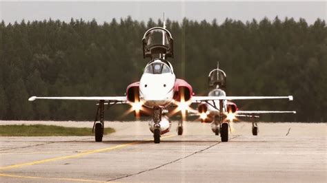 Jas 39 gripen vadászrepülőgép felszállás előtt a kecskeméti mh 59. Kecskeméti Repülőnap 2010.08.7-8./ Patrouille Suisse ...