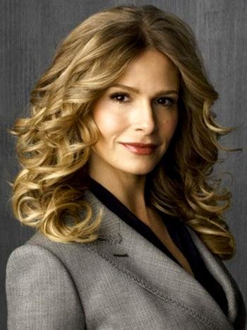 Sina paula kojega stekne u jednoj od bezbrojnih kratkotrajnih avantura s usputnim muškarcima odgaja poput igračke. Kyra SEDGWICK : Biographie et filmographie