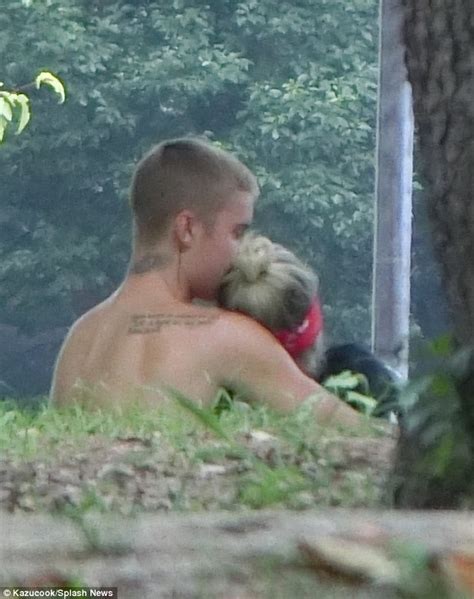 386,203 users · 4,533,789 views. Justin Bieber sweetly kisses teen girlfriend Sofia Richie ...