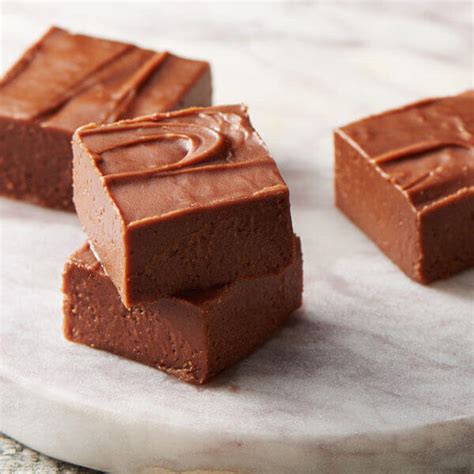 This easy microwave fudge recipe delivers a rich, smooth, incredibly delicious homemade chocolate fudge. Nucriwave Fydge - Best Microwave Fudge Recipe Easy 3 ...