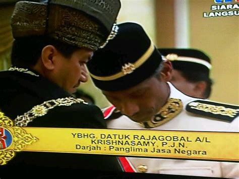 Darjah seri maharaja mangku negara (s.m.n.) merupakan darjah yang mulia pangkuan negara pangkat pertama. Kisah 69: K.Rajabobal Menerima Gelaran Datuk