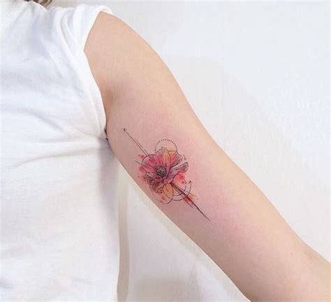 La renaissance et la reinvention du tatouage polynesien. Tatouage Bouquet Coquelicot : Poppy original | Photo ...