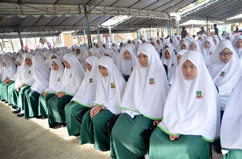 Borang permohonan daftar murid tahun 1 sesi 2022 dan 2023 online akan di buka secara online bermula dari 1 mac 2021 sehingga 30 april 2021 di sistem pendaftaran atas. MAJLIS PENDAFTARAN DAN PENERIMAAN MURID-MURID BARU TAHUN 5 ...