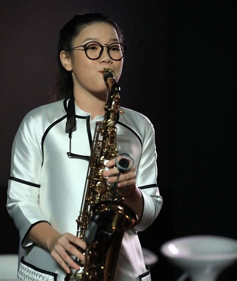 Kèn saxophone trần mạnh tuấn. Con gái nghệ sĩ saxophone Trần Mạnh Tuấn, An Trần vượt mặt ...