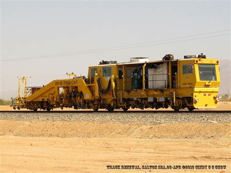 Trt 1'i diğer kanallardan ayıran bir özellik vardır. TRT-909 (Track Renewal Train) 20130408 (63) copy copy | Flickr