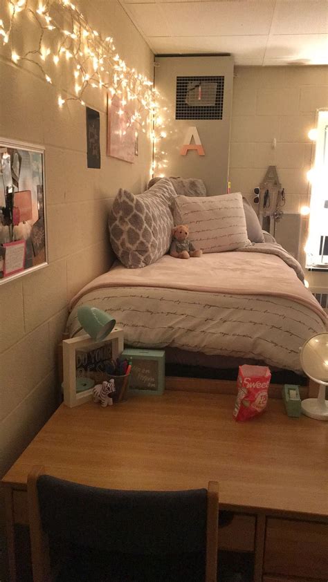 Fun diy dorm decor ideas: Hood College Freshman Dorm Room | Dorm room decor, Girls ...