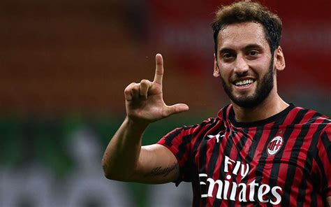 Hakan çalhanoğlu futbol kariyeri, oynadığı takımlar; Milan, Calhanoglu rinnova: i dettagli del contratto