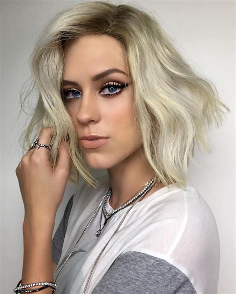 Júlia é o terro da kyra, da renatinha e do hugo. EGO - Sophia Abrahão aparece poderosa em clique publicado por maquiador - notícias de Beleza