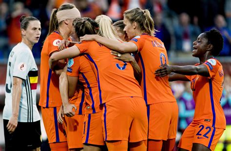 Bekijk alle wedstrijden van zweden. Oranje Leeuwinnen in de kwartfinale tegen Zweden | Meisjes ...