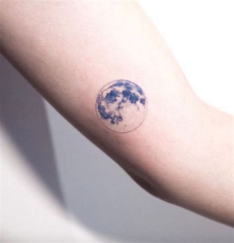 .luna, significato, tattoo luna e stelle, tattoo luna piena, tattoo luna sole, tattoo luna delicata e in quest'immagine puoi vedere un grafico sull'evoluzione delle ricerche su tattoo luna significato e la. Pin su Tattoo's