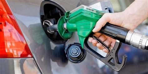Artan döviz kurları ve değişen petrol fiyatları sebebi ile ülkemizdeki benzin fiyatlarına yeni bir zam yapıldı. Benzine zam geliyor