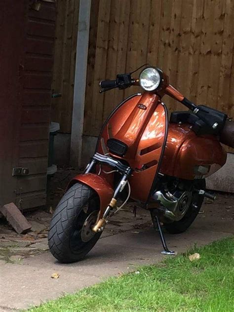 The vespa has evolved from a single model motor scooter manufactured in 1946 by piaggio & co. A nicely customized Vespa! #vespa #Scooter | Vespa bike ...