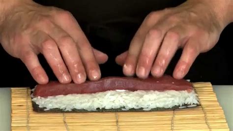 Súper rápido, súper fácil y sobre todo súper saludable!! Cómo preparar maki de atún rojo - YouTube