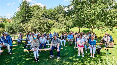 Mehr als 43.000 wohnungen im monat. Konzert in Zorneding - Frohsinn unter freiem Himmel ...