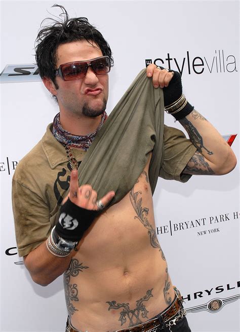 Each episode had a specific theme, mission, or challenge which was accomplished by performing pranks, skateboarding, and enlisting the. bam margera - uludağ sözlük