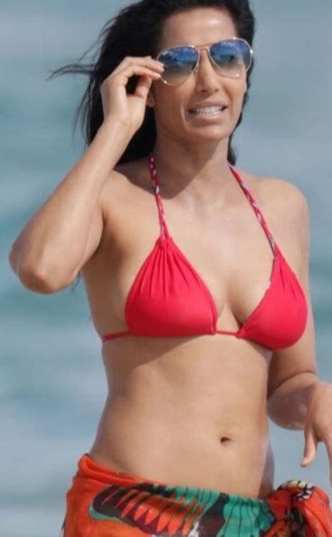 She is a member of the republican party and has been appointed to the house republican leadership for the 112th united states congress as one of their two freshman representatives. PHOTO Kristi Noem On The Beach In Bikini With Expensive ...