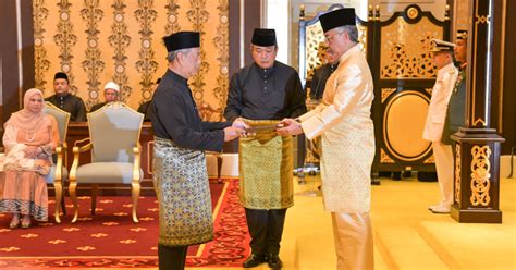 Dikenali sebagai bapa kemerdekaan malaysia di atas pencapaiannya untuk memperjuangkan kemerdekaan tanah melayu. Akhirnya Didedahkan! Ini Senarai Menteri Kabinet Baru 2020 ...
