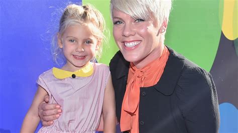 Pink delivers heartbreaking yet empowering speech about daughter willow at vmas watch. Premiere! Pinks Tochter Willow (4) erstmals auf Red Carpet ...