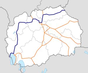 Het ligt op de balkan en grenst aan albanië, bulgarije, servië en griekenland. A2 (Noord-Macedonië) - Wegenwiki