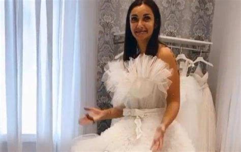 I fan annunciano il divorzio per la neosposa. Elettra Lamborghini, tre abiti per il suo giorno più bello ...