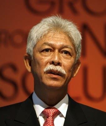 Peletakan jawatan itu beliau adalah bagi menumpukan perhatian kepada pembabitan lain. BillyNain: Sayonara Tan Sri Hassan Merican